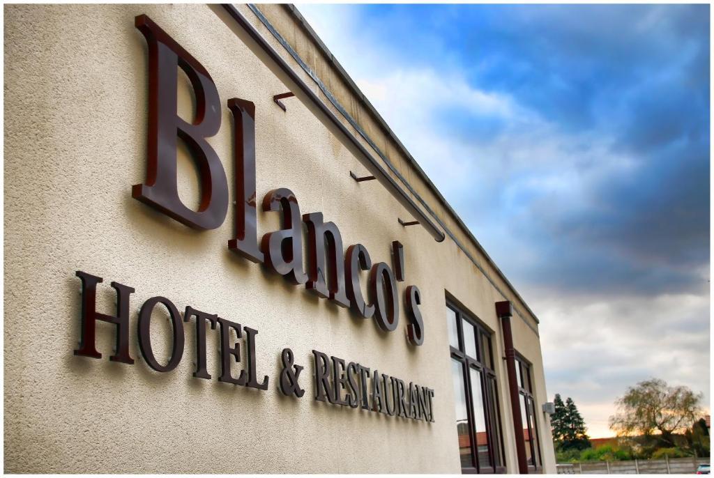 Blanco's Hotel